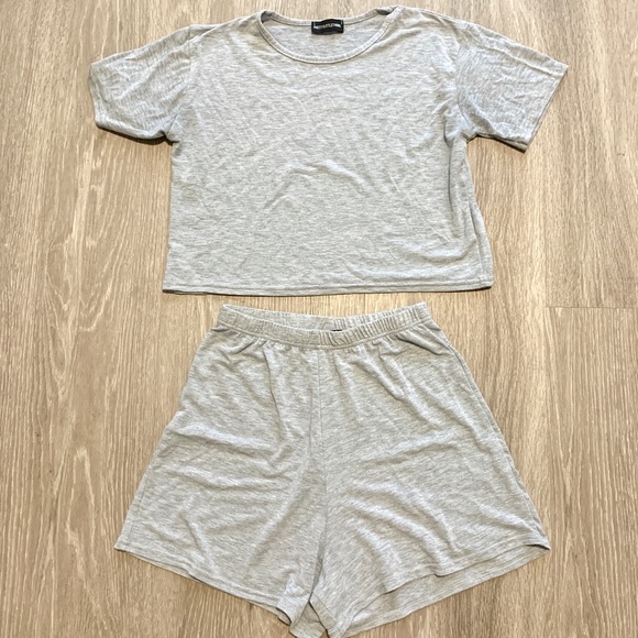 NWOT Pretty Little Thing Lounge Set - Picture 2 of 11